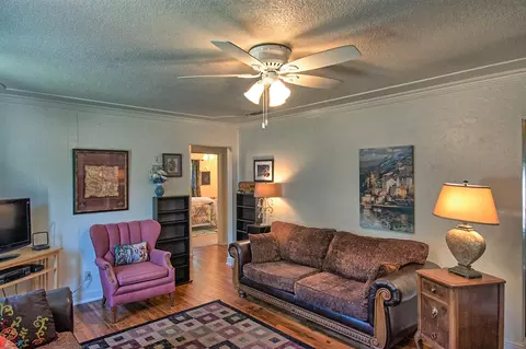 2030 Penn Dr, Redding, CA 96002 photo 4