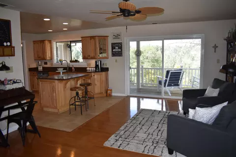 6384 Double K Dr, Anderson, CA 96007 photo 13