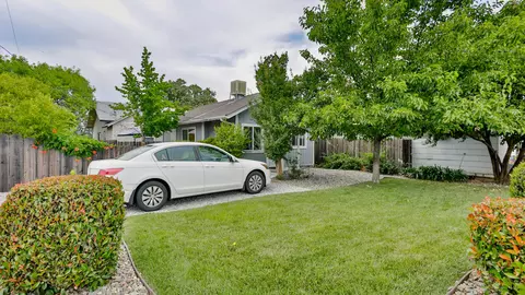 2954 Placer St, Redding, CA 96001 photo 1