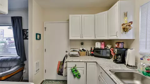 2954 Placer St, Redding, CA 96001 photo 7