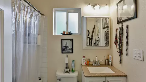 2954 Placer St, Redding, CA 96001 photo 9