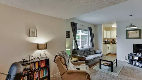 2954 Placer St, Redding, CA 96001 photo 3