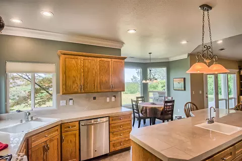4035 Silver Lace Ln, Redding, CA 96001 photo 9