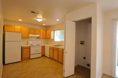 2550 Reservoir Ln, Redding, CA 96002 photo 4