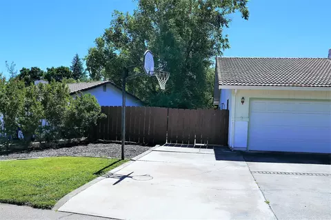 1461 Casa Vereda Way, Redding, CA 96003 photo 4