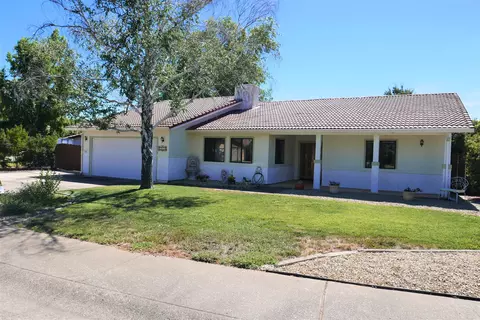 1461 Casa Vereda Way, Redding, CA 96003 photo 2