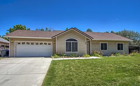 3473 Echo Ct, Redding, CA 96002 photo 2