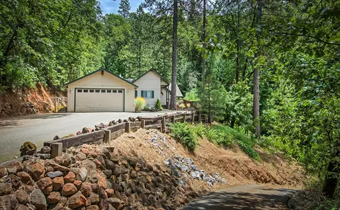 19149 Kamloop Rd, Lakehead, CA 96051 photo 2