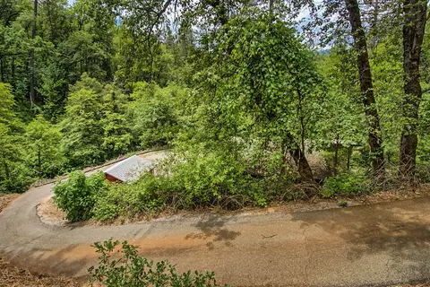 19149 Kamloop Rd, Lakehead, CA 96051 photo 3