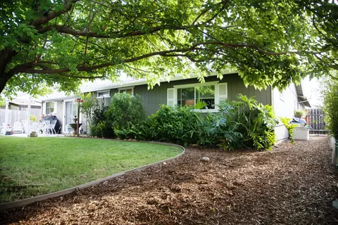 877 Partridge Dr, Redding, CA 96003 photo 23