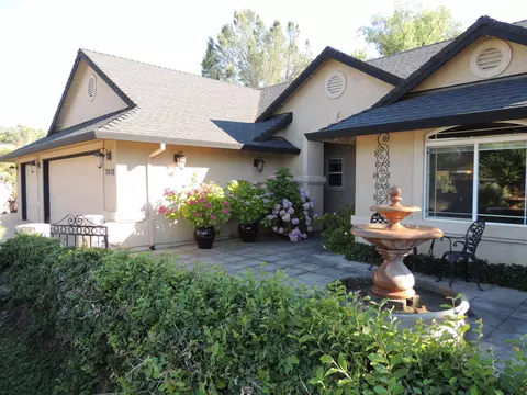 7618 Pit Rd, Redding, CA 96001 photo 2