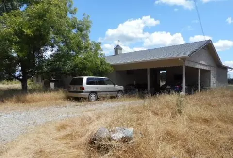 11649 Twin Tower Dr, Redding, CA 96003 photo 2