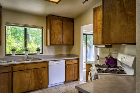 2153 Osprey Ln, Redding, CA 96003 photo 4