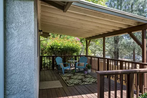 2153 Osprey Ln, Redding, CA 96003 photo 2