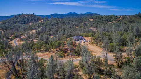9290 Laurel Glen Dr, Redding, CA 96001 photo 1