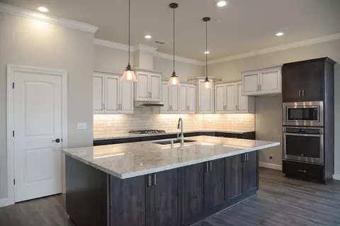 9290 Laurel Glen Dr, Redding, CA 96001 photo 2