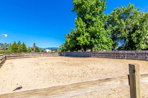 20471 Portero Dr, Redding, CA 96003 photo 8