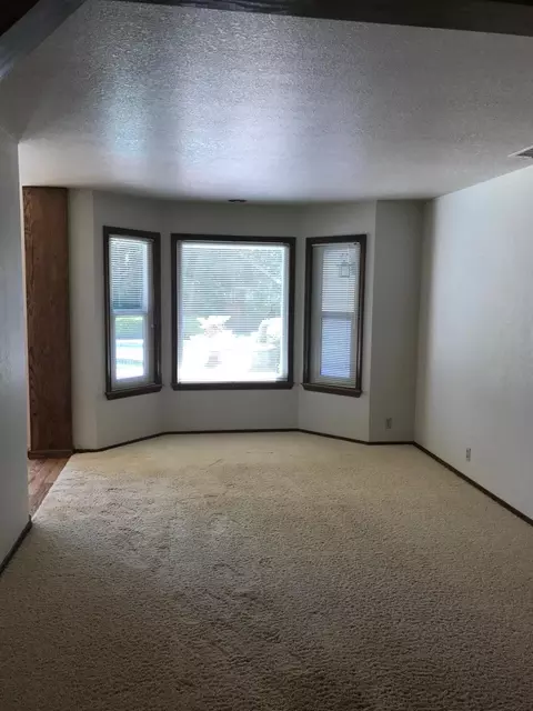1717 St Andrews Dr, Redding, CA 96003 photo 9