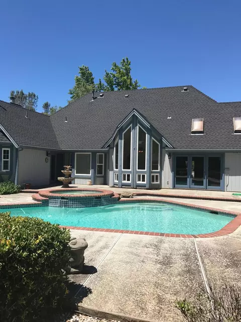 1717 St Andrews Dr, Redding, CA 96003 photo 1