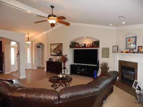 3293 Laver St, Redding, CA 96002 photo 12