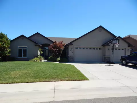 3293 Laver St, Redding, CA 96002 photo 1
