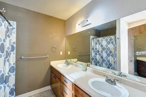174 Woodhill Dr, Redding, CA 96003 photo 9