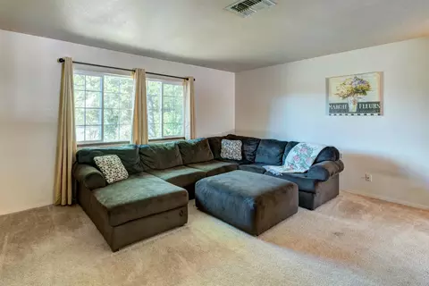 174 Woodhill Dr, Redding, CA 96003 photo 3