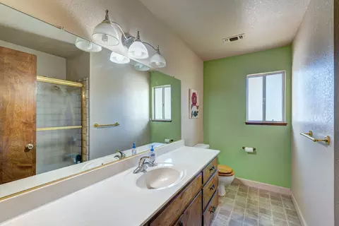 174 Woodhill Dr, Redding, CA 96003 photo 7