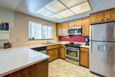 174 Woodhill Dr, Redding, CA 96003 photo 5