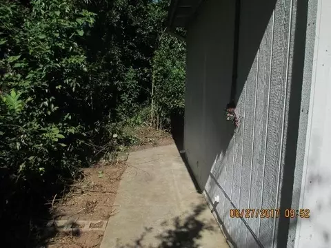 6974 Redberry Ln, Redding, CA 96002 photo 9