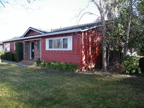7045 Granada Dr, Redding, CA 96002 photo 2