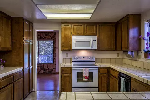 1800 Wasatch Ct, Redding, CA 96001 photo 7