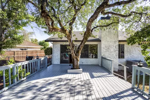1800 Wasatch Ct, Redding, CA 96001 photo 4