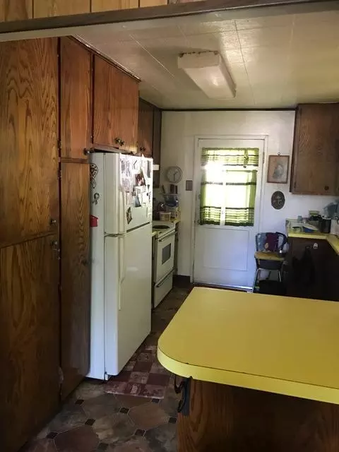 1560 Dana Dr, Redding, CA 96003 photo 3