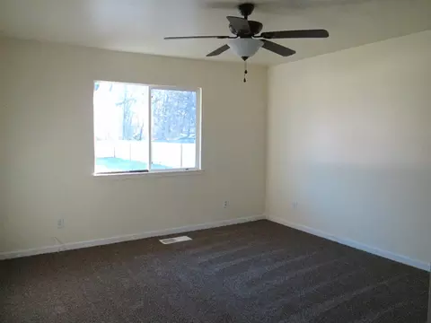 375 Branstetter Ln, Redding, CA 96001 photo 10
