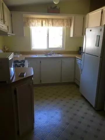 1281 Mountain Shadows Blvd, Redding, CA 96003 photo 2