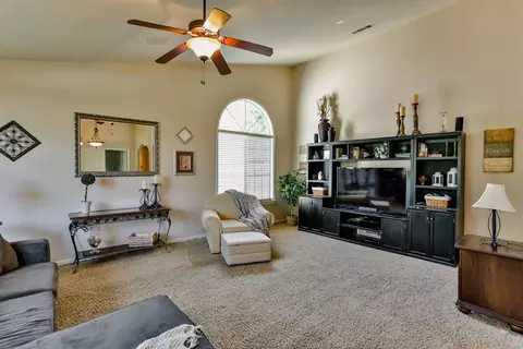 4122 Windwood Dr, Redding, CA 96002 photo 3