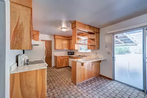 2044 Canyon Rd, Redding, CA 96001 photo 4