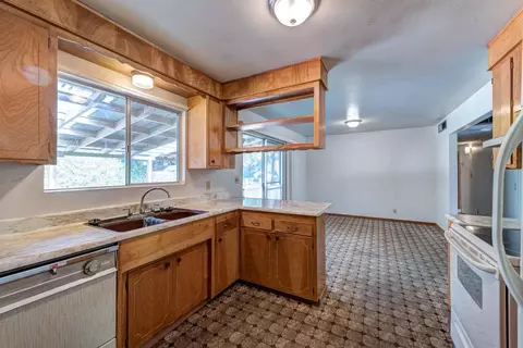 2044 Canyon Rd, Redding, CA 96001 photo 7