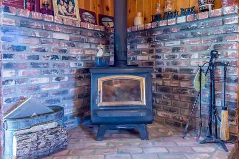 21660 Joy Ln, Redding, CA 96003 photo 8