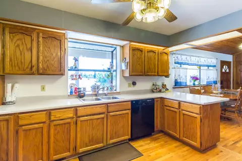 21660 Joy Ln, Redding, CA 96003 photo 11