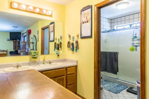 21660 Joy Ln, Redding, CA 96003 photo 17