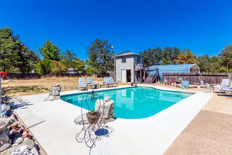 21660 Joy Ln, Redding, CA 96003 photo 4