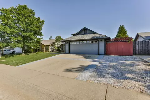 445 Viewpoint Dr, Redding, CA 96003 photo 4