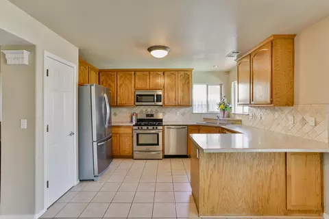 445 Viewpoint Dr, Redding, CA 96003 photo 10