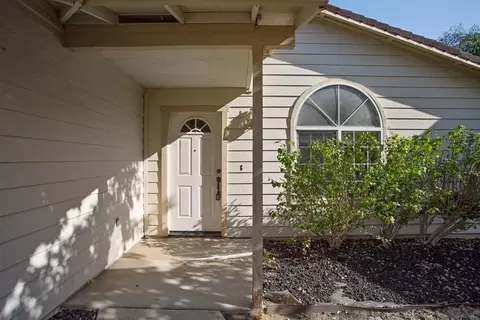 2573 Ishi Dr, Redding, CA 96002 photo 2