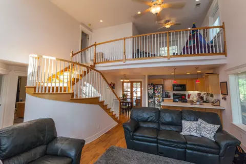 20133 Sunrise Dr, Redding, CA 96003 photo 4