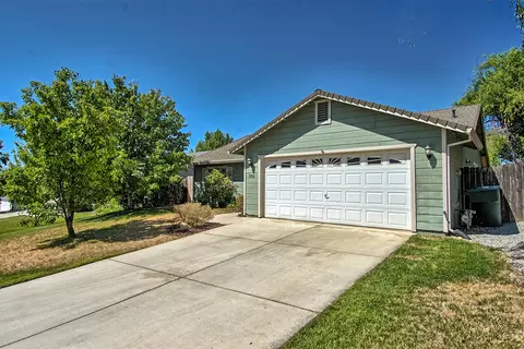 550 Viewpoint Dr, Redding, CA 96003 photo 2