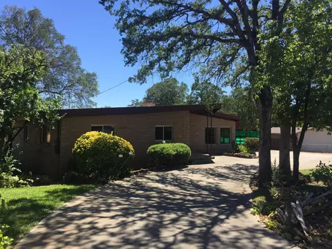 1645 Cascade Ln, Redding, CA 96002 photo 2