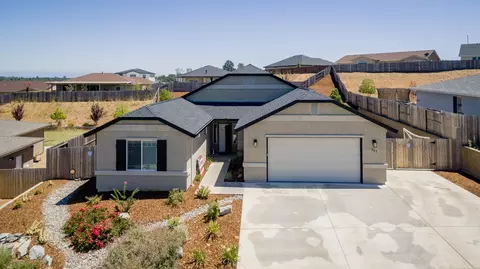 317 Stinson Loop, Redding, CA 96003 photo 2